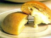 pão de batata com catupiri ou calabresa